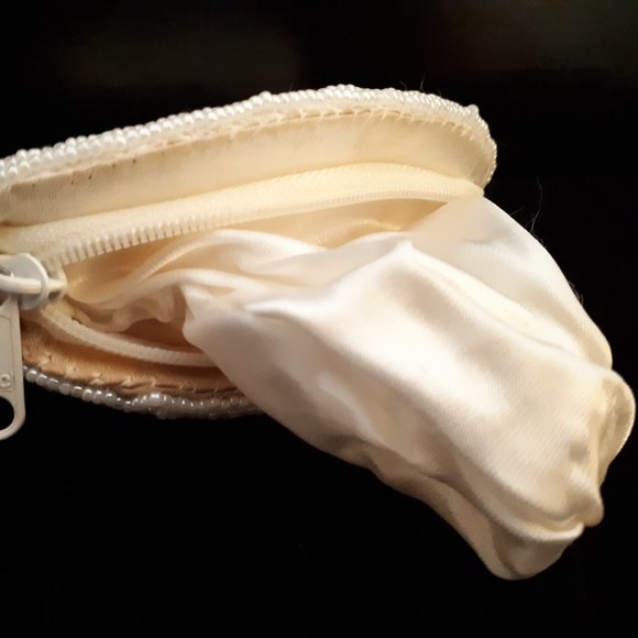 Vintage Cream Beaded Wristlet Clutch - Picture 8 of 13